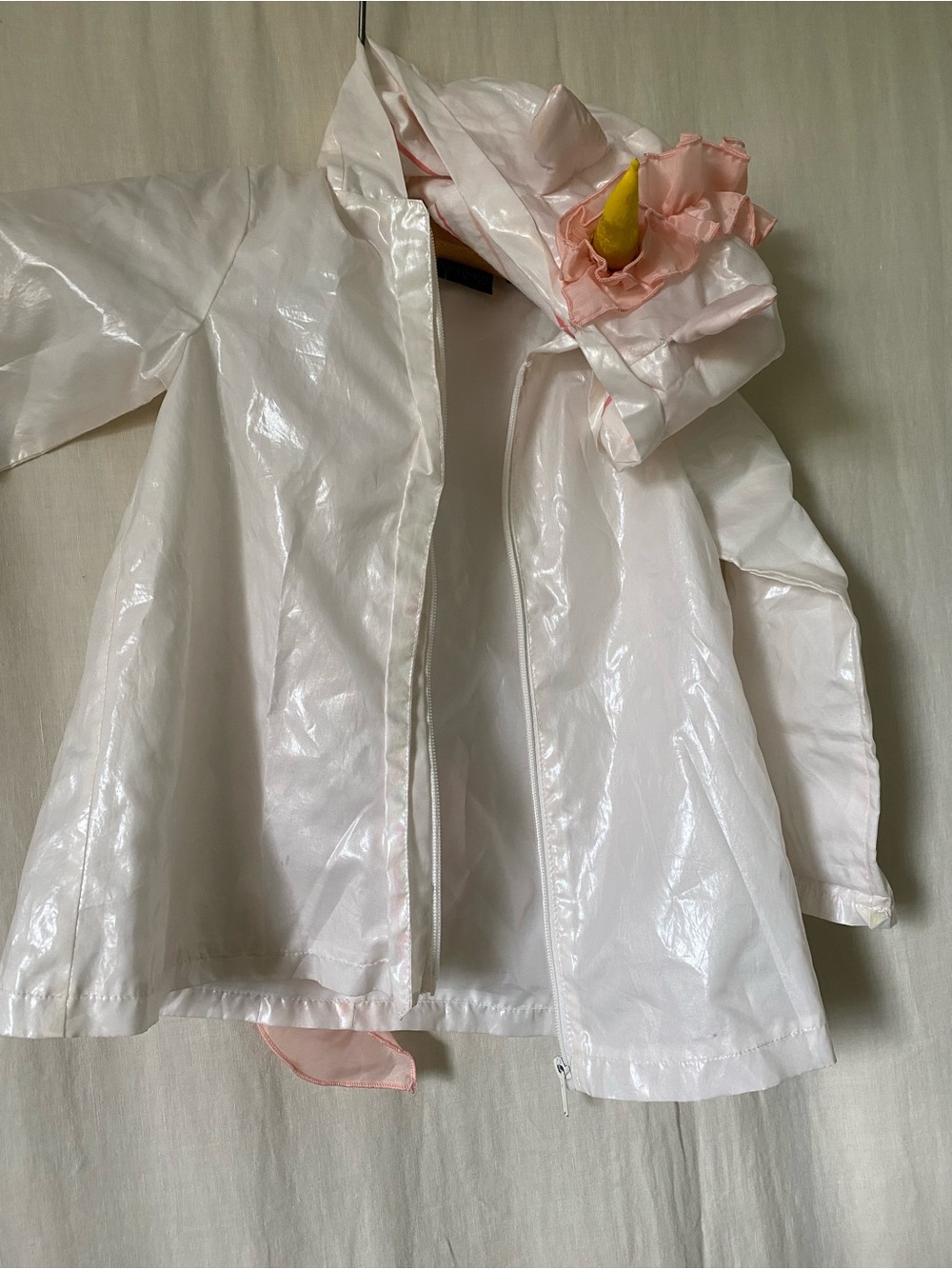 Cynthia Rowley White Raincoat w/Unicorn Horn/Ears Pink Ruffle Hood Trim